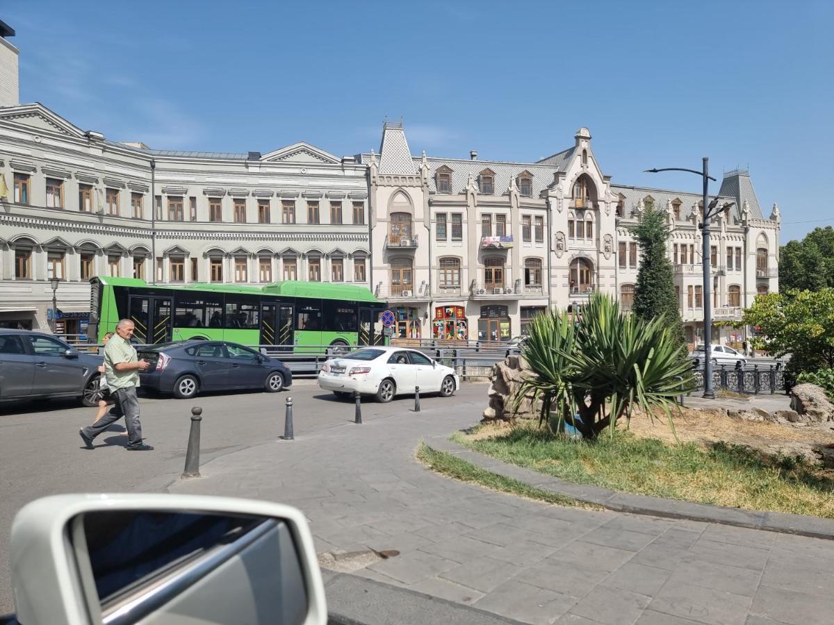 הוילה Old Tbilisi Freedom Square, Tbilisi Площадь Свободы מראה חיצוני תמונה