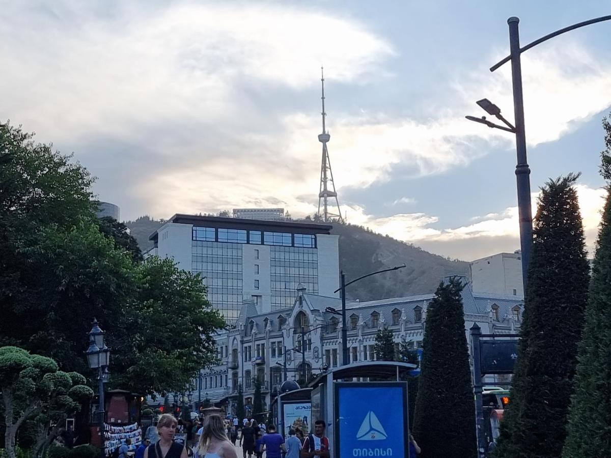 הוילה Old Tbilisi Freedom Square, Tbilisi Площадь Свободы מראה חיצוני תמונה