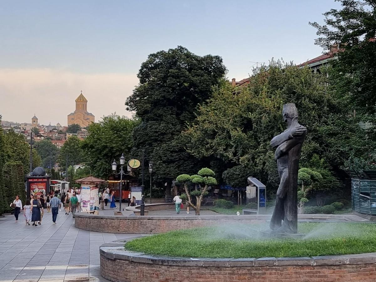 הוילה Old Tbilisi Freedom Square, Tbilisi Площадь Свободы מראה חיצוני תמונה
